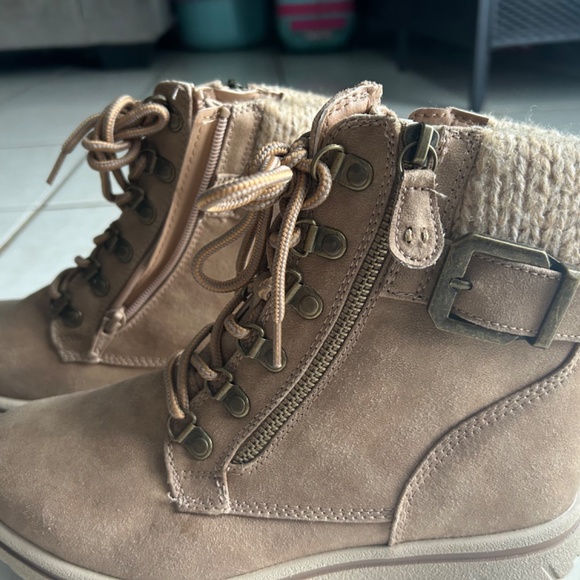 Booties - Picture 4 of 6